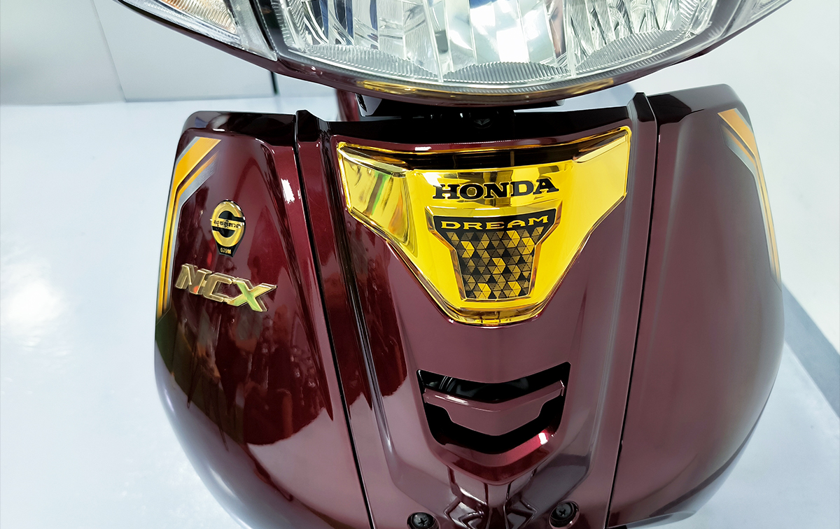 Logo thương hiệu Honda và chữ NCX nổi bật, tinh tế